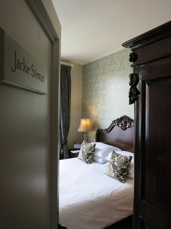 Logis Hotel De France La Chartre-sur-le-Loir Екстер'єр фото