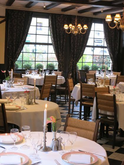 Logis Hotel De France La Chartre-sur-le-Loir Екстер'єр фото