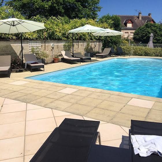 Logis Hotel De France La Chartre-sur-le-Loir Екстер'єр фото