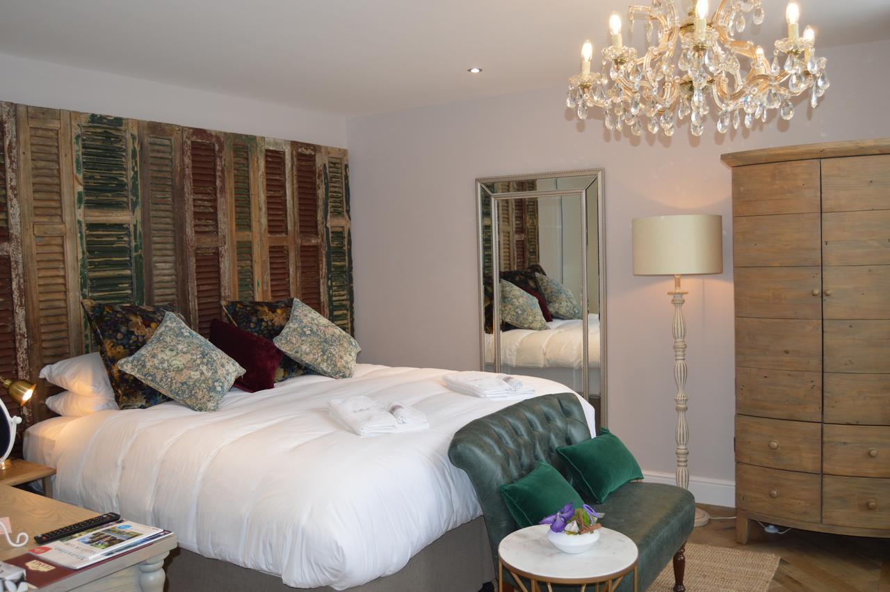 Logis Hotel De France La Chartre-sur-le-Loir Екстер'єр фото
