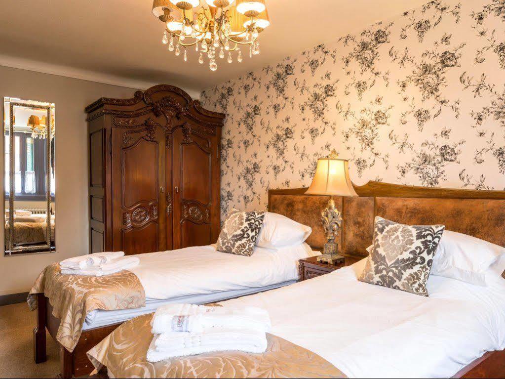 Logis Hotel De France La Chartre-sur-le-Loir Екстер'єр фото