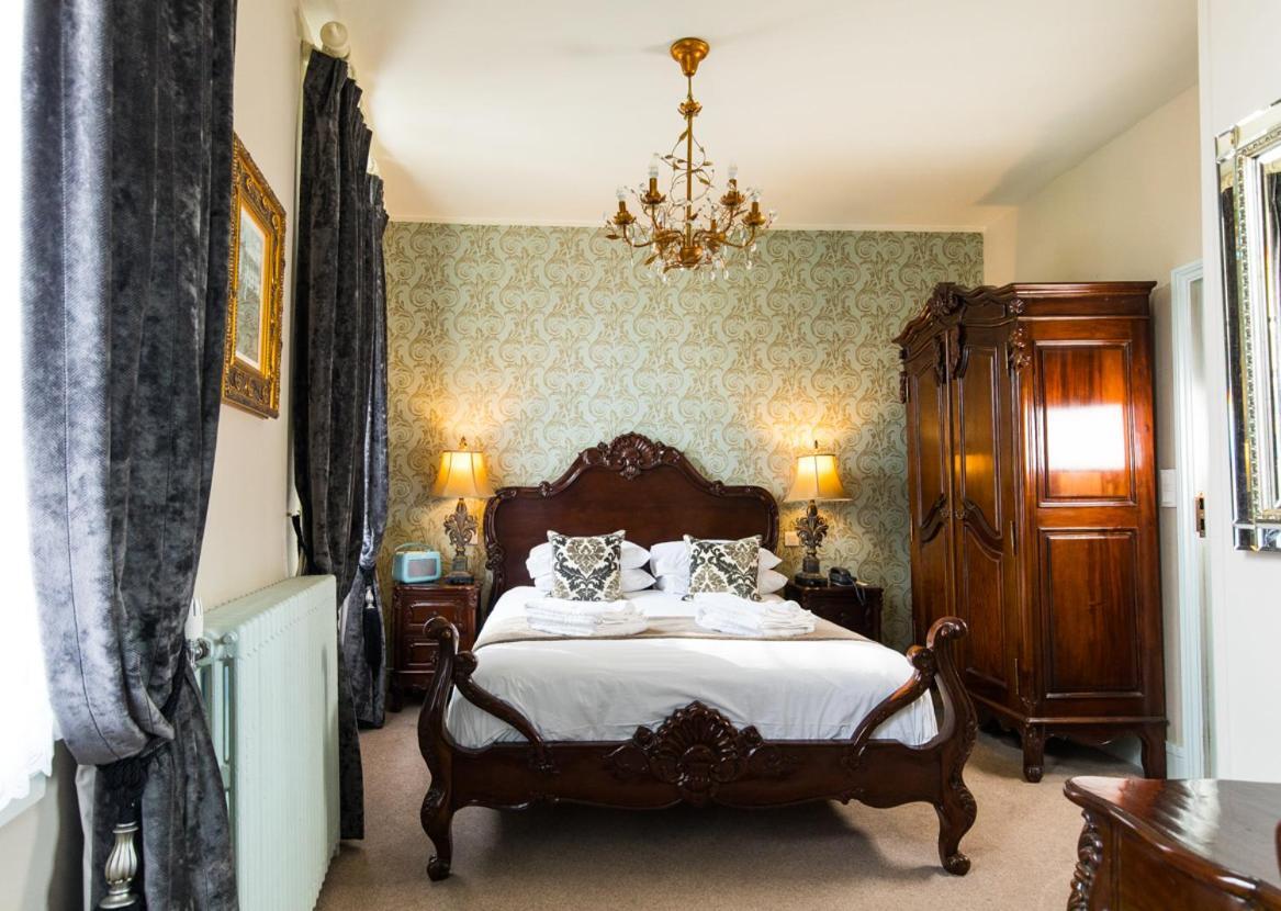 Logis Hotel De France La Chartre-sur-le-Loir Екстер'єр фото