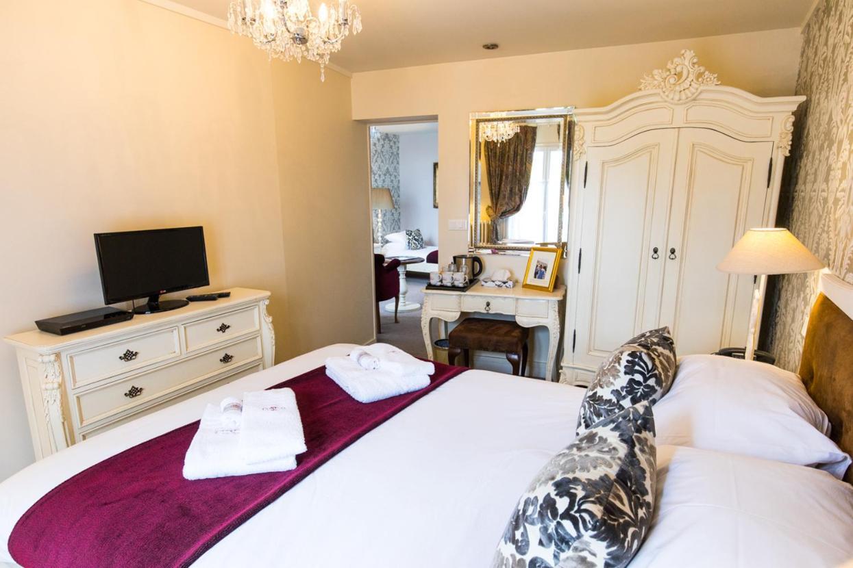 Logis Hotel De France La Chartre-sur-le-Loir Екстер'єр фото